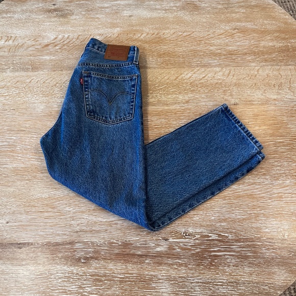 NWOT Levi's Women's 501 Jeans Size W26 L26 Blue - Picture 3 of 11